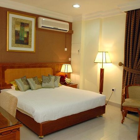Al Muntazah Plaza Hotel Doha Buitenkant foto