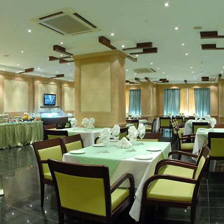 Al Muntazah Plaza Hotel Doha Buitenkant foto