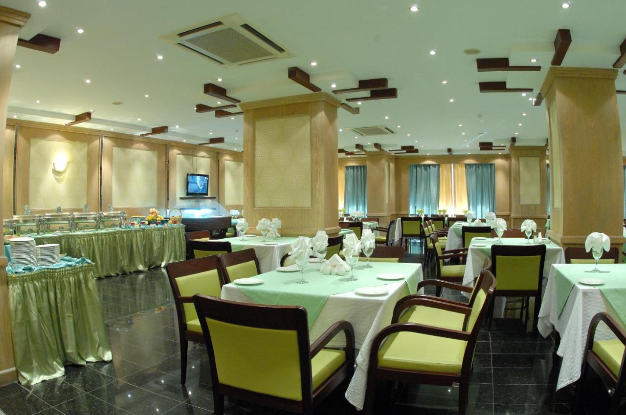 Al Muntazah Plaza Hotel Doha Buitenkant foto