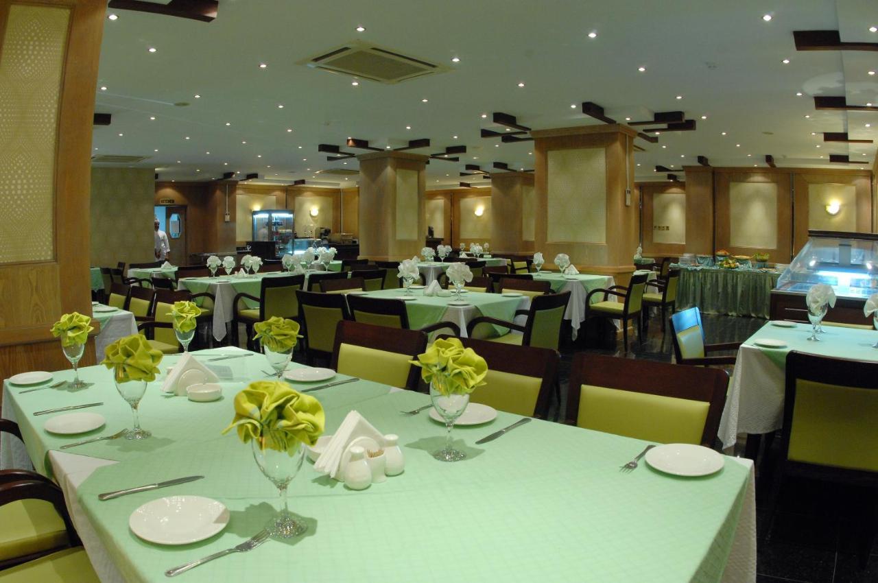 Al Muntazah Plaza Hotel Doha Buitenkant foto