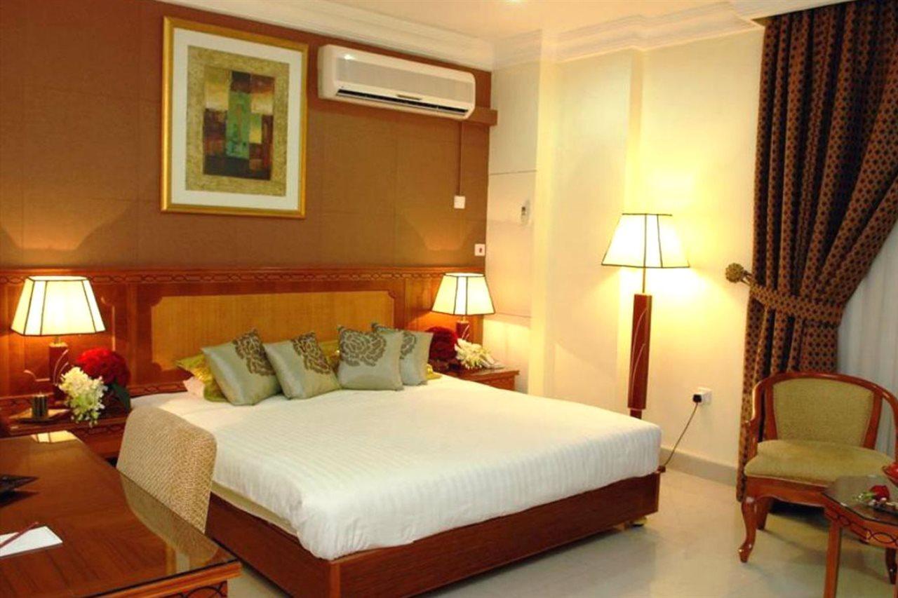 Al Muntazah Plaza Hotel Doha Buitenkant foto
