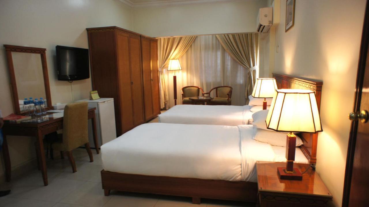 Al Muntazah Plaza Hotel Doha Buitenkant foto